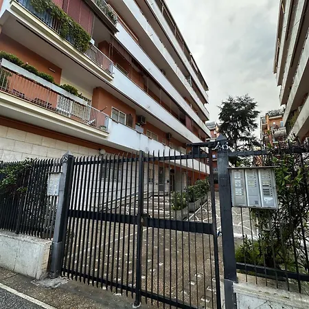 Kikka - Metro Pietralata, Terrace & Parking Apartment *